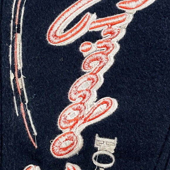 Chicago Bears Throwback Wool Felt Pennant by Winning Streak Sports | Vintage-Sty - Picture 6 of 6